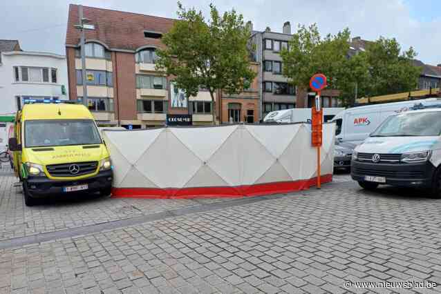 Man (64) wordt onwel en sterft op markt