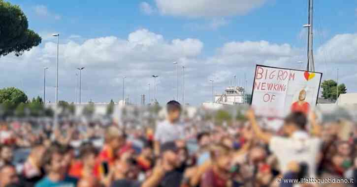 Lukaku, a Ciampino i tifosi della Roma in attesa di “Big Rom”. I supporter romanisti intonano i primi cori (video)