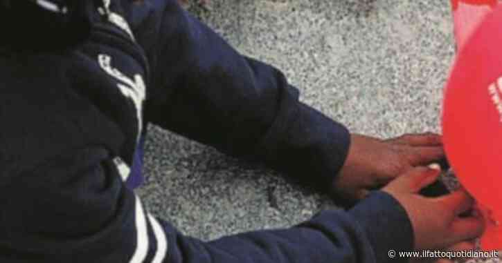 Viterbo, bimbo di 6 anni nudo e scalzo sotto la pioggia tra l’indifferenza dei passanti. Era fuggito dal centro di accoglienza