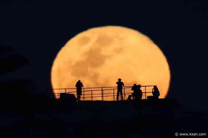 Best places to view the supermoon around Austin