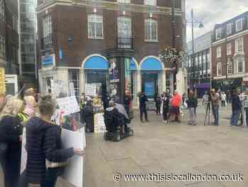 ULEZ expansion: Protesters march in Romford town centre