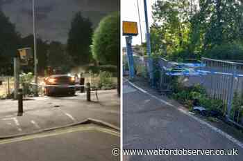 Men flee Mercedes after Rickmansworth Road, Watford, crash
