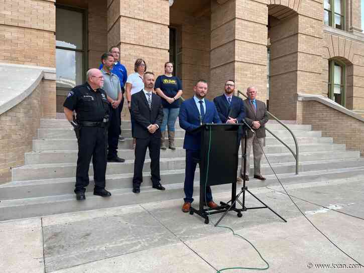 Deputies association says it's understaffed by 400 officers, blames Williamson County for inaction