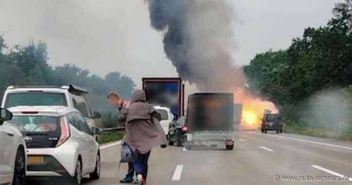 Gasflaschen explodieren auf Lkw – Wohl mindestens zwei Tote