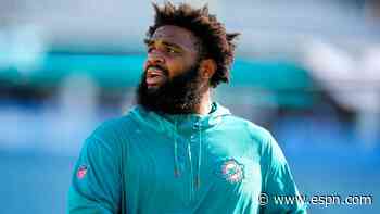 Dolphins' Wilkins ends hold-in, 'focused' on '23
