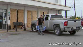 Despite evacuation order, some residents of Florida's Cedar Key riding out Hurricane Idalia