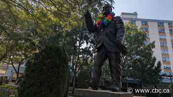 'Anti pride' protester arrested at drag storytime event in Kamloops: RCMP