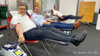 „Mutmacher-Badehandtuch“ für Blutspender in Jena