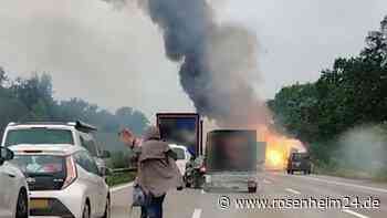 Schwerer Unfall mit Explosionen auf A2 - Zwei Tote geborgen