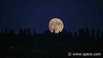 The last Super Blue Moon until 2037 rises tonight. Here's how to see it