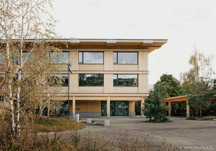 Robuste Holzbau-Tektonik
 - Schulhaus in Weinfelden von Isler Gysel Architekten