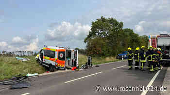 Fotos vom Unfall mit drei Toten auf Staatsstraße in Bayern
