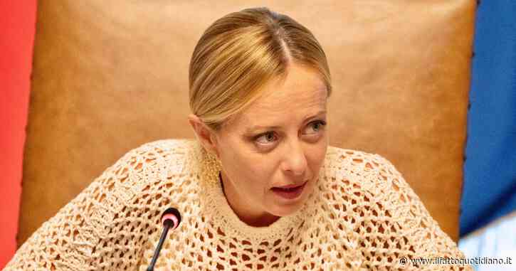 Minacce social a Meloni per lo stop al Reddito di cittadinanza. Allerta per la sua visita a Caivano