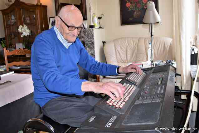 Honderdjarige Omer overladen met verjaardagskaartjes van Nieuwsblad-lezers: “Vanuit heel het land kreeg ik mooie wensen”