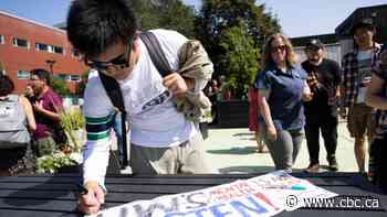 More Ontario universities pull course info from websites after University of Waterloo stabbings