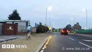 Hull flashing road studs aim to protect cyclists and drivers