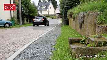 Gemeinde saniert einen Gehweg in Sulza