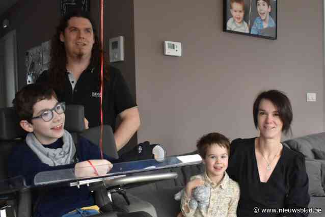 Steunactie voor Robbe (11) die niet kan stappen en moeilijk praat na medische fout: “Diagnose was bijzonder ernstig”