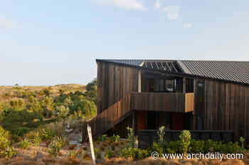 Bowentown Bach House / Edwards White Architects