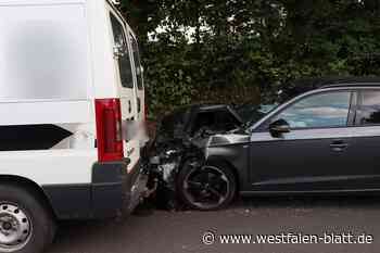 Kirchlengern: Vier Autos krachen zusammen