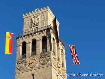 Beflaggung Rathausturm