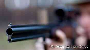 Wilderer am Segelflugplatz in Unterwössen: Unbekannter erschießt Reh und lässt es liegen