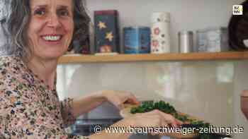 Kräuterernte: Dorit Bierstedt aus Velpke weiß was und wo