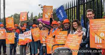 Junior doctors and consultants to strike together for first time in NHS history