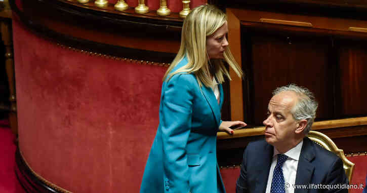 Esautorato sui migranti, smentito a Caivano: così Meloni delegittima Piantedosi per rispondere al fuoco amico di Salvini