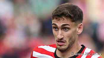 Santiago Bueno: Wolves sign Girona and Uruguay defender for £8.5m