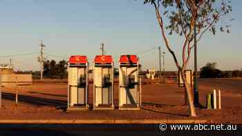 Bush residents ditching Telstra amid claims outback services are only 'getting worse'