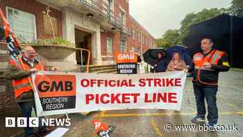 Swindon social workers strike over unsociable-hours pay