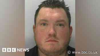 Teacher Joseph Nicholson sentenced over sexual messages to boy