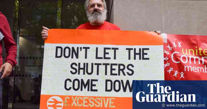 Unions urge ‘final push’ to save England’s rail ticket offices