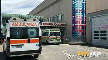 Schiacciato dalle ruote del camion che stava controllando, grave un autotrasportatore