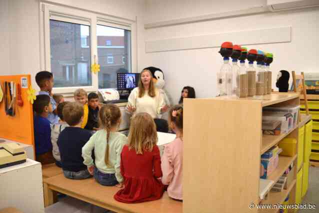 Scheurend schoolgebouw gesloopt én nieuw onderkomen gebouwd in amper 2 maanden tijd: “We dachten soms echt dat het niet zou lukken”