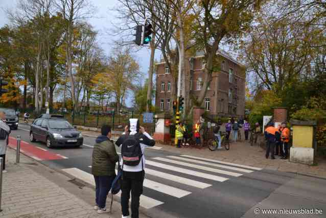 Politie houdt extra toezicht aan schoolpoorten en stationsomgevingen