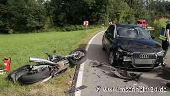Unfall zwischen Riedering und Söllhuben – Motorrad von Auto erfasst