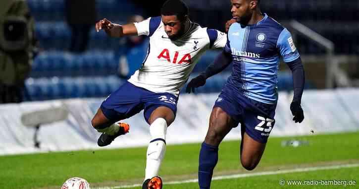 FC Augsburg leiht Tottenham-Profi Tanganga aus