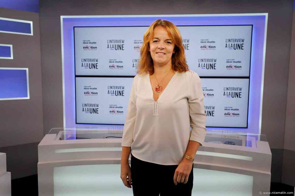 "Les jeunes filles qui vont se présenter vêtues d’une abaya seront informées dès leur arrivée qu’elles ne peuvent pas la garder"