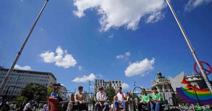 VDA und IAA-Kritiker diskutieren über Mobilitätswende