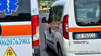 Scoppia pneumatico e camper si ribalta: donna soccorsa in eliambulanza