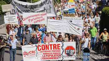 Rund 1000 Personen demonstrieren gegen Geothermieprojekt im Jura
