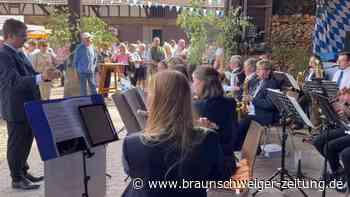 Das Niedersachsenlied beim Bayerischen Hoffest in Werlaburgdorf