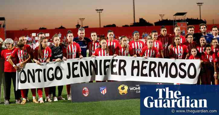 From banners to t-shirts: football teams show support for Jenni Hermoso – video