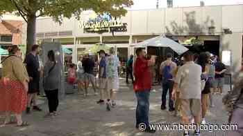 Chicago fans pay tribute to ‘Margaritaville' singer Jimmy Buffett at Navy Pier
