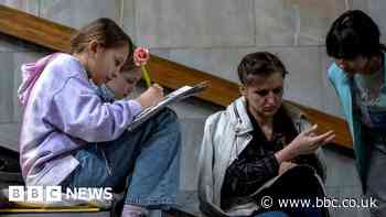 Ukraine war: Back to school under Russian attacks