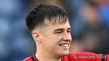 Jacob Wakeling: Peterborough United sign Swindon Town striker