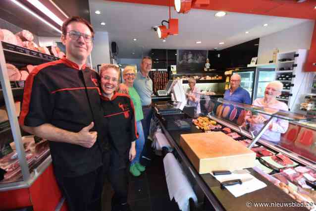 Slagers Luc (61) en Adi (62) geven fakkel door aan Jens (32) en Jana (30), intussen al vijfde generatie: “We zetten gewoon voort wat goed is”