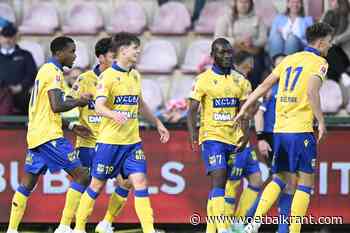 LIVE Charleroi-STVV: de VAR komt tussen en het staat gelijk